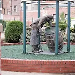 Hull City Centre Converted Brewery Apartment 4