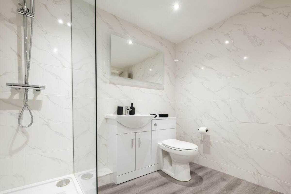 Hull Centre Converted Brewery 4 Apartment *